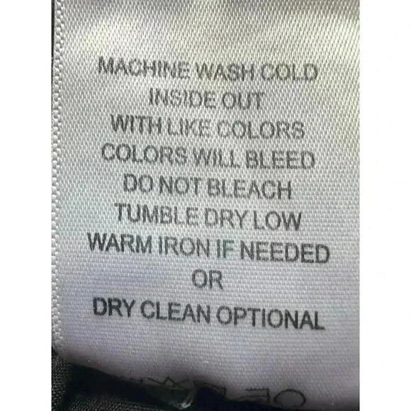 VERVET BLACK DISTRESSED WITH DISTRESSED HEM JEANS- SIZE 25 (INSEAM 27.5”) - Picture 7 of 7